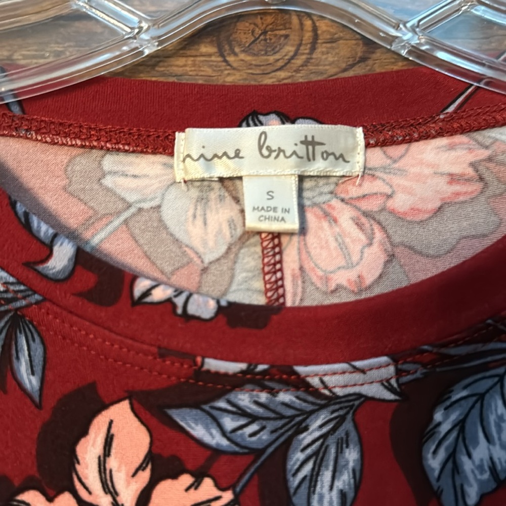 Nine Britton super soft dark red floral dress - Picture 3 of 7